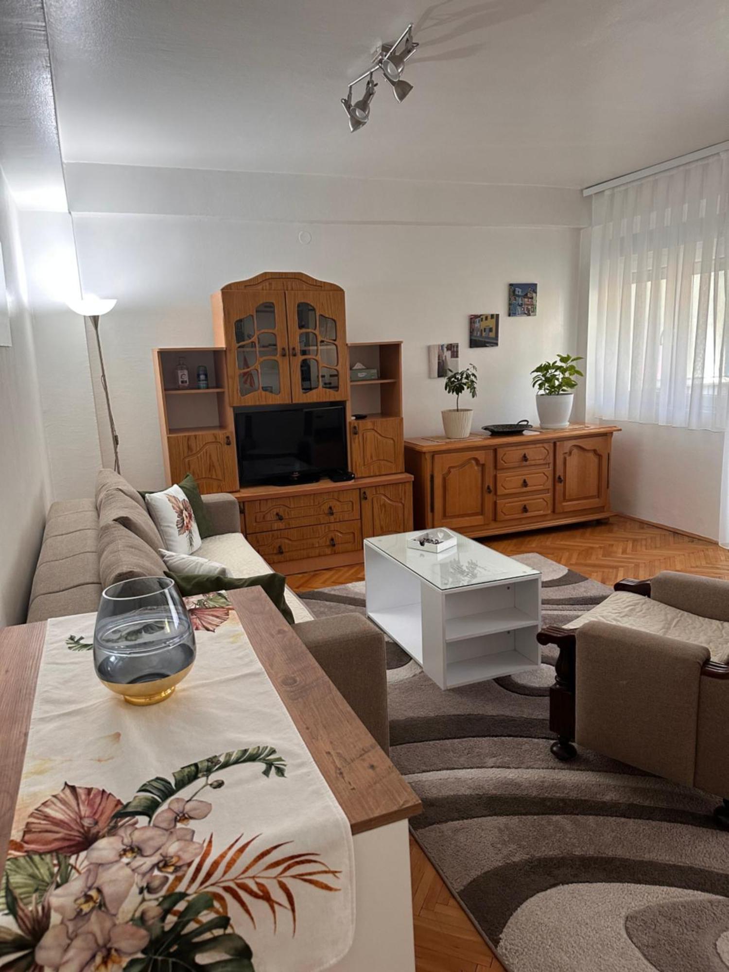 Viktor Apartment كومانوفو المظهر الخارجي الصورة